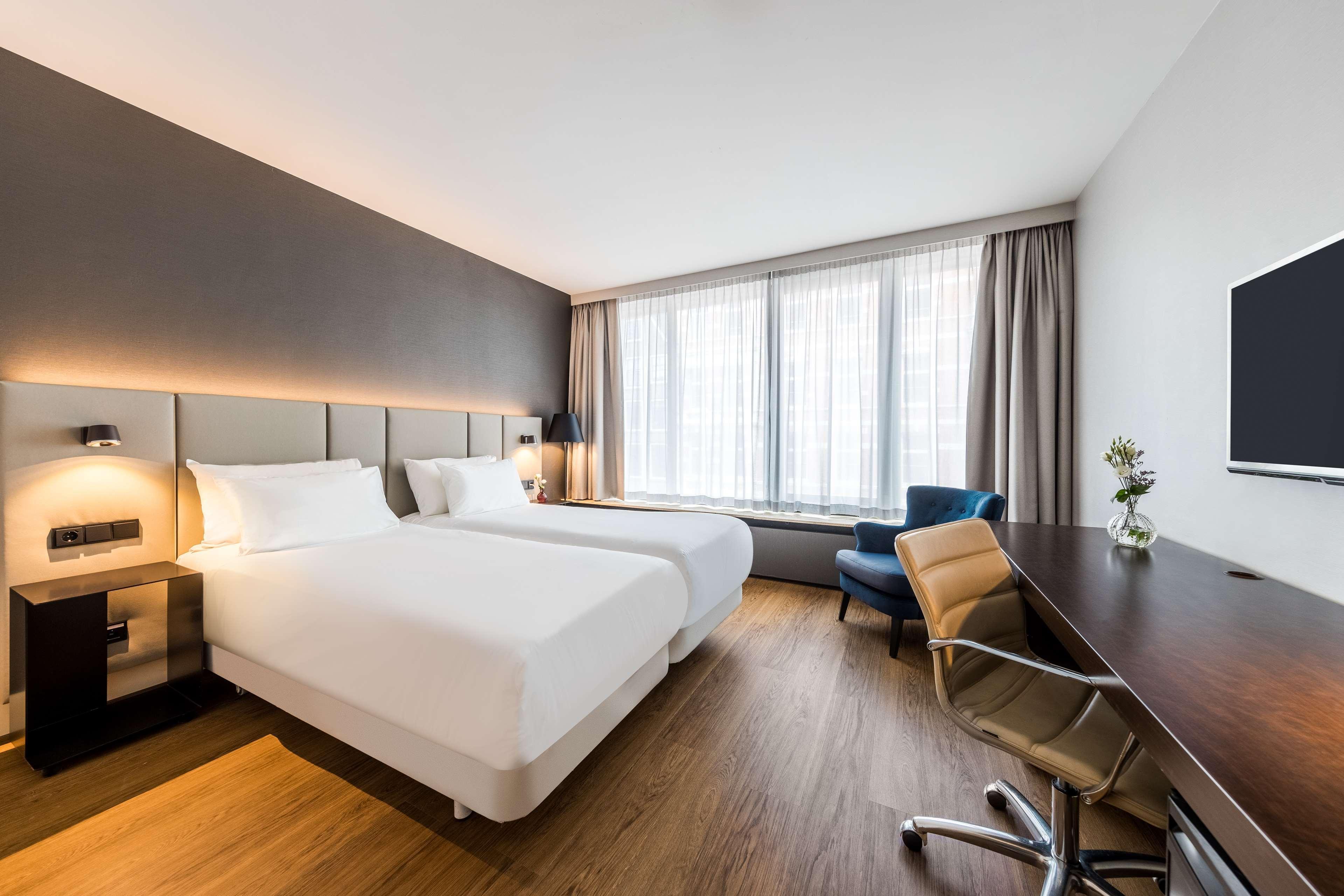 Nh Amsterdam Caransa Hotel Exterior photo